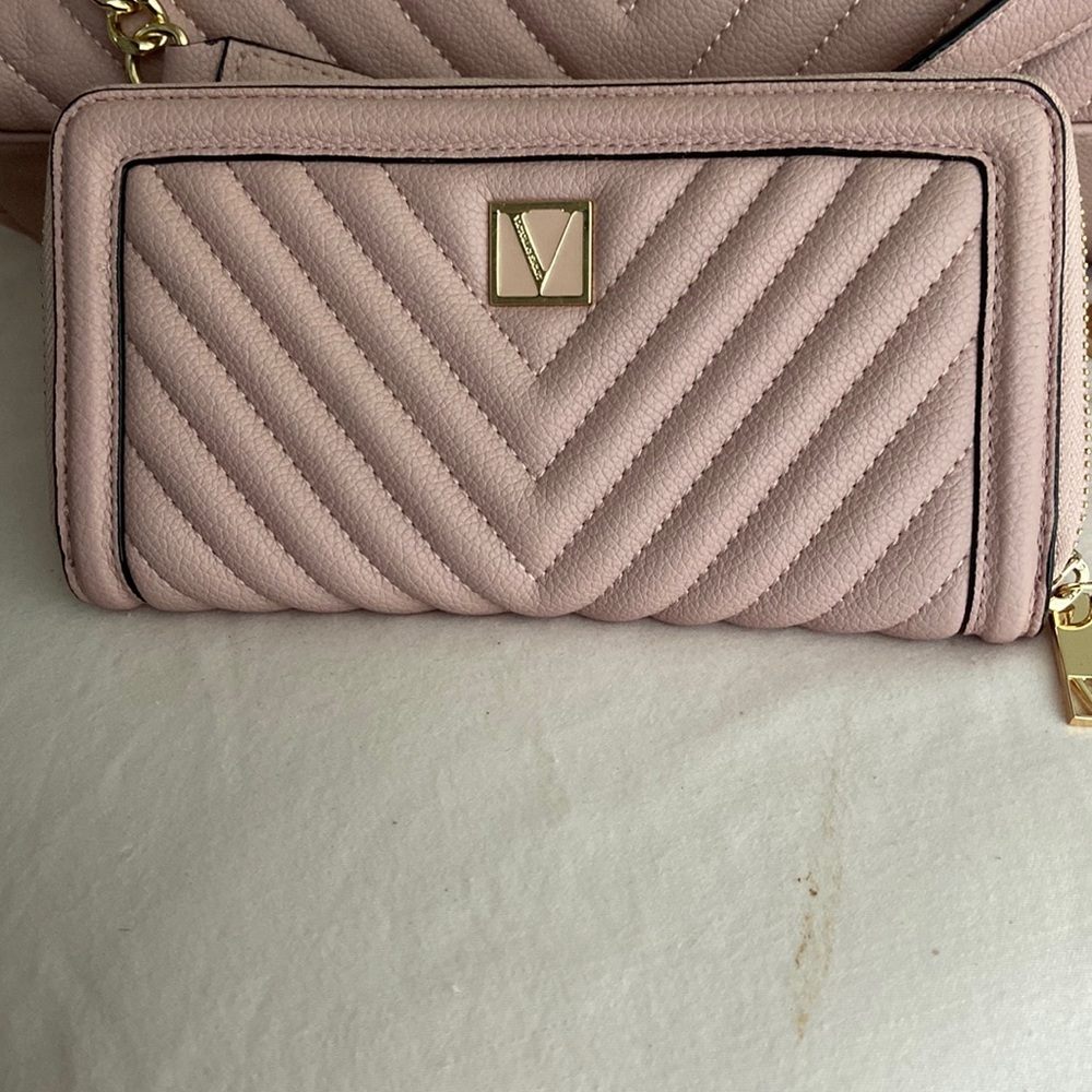 The Victoria Wallet. Color Orchid Blush
